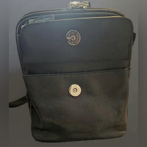 FOSSIL- Black Leather Crossbody Bag - Picture 3 of 5